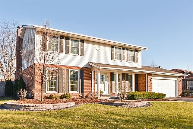 1st image of 15537 Canterbury Ln