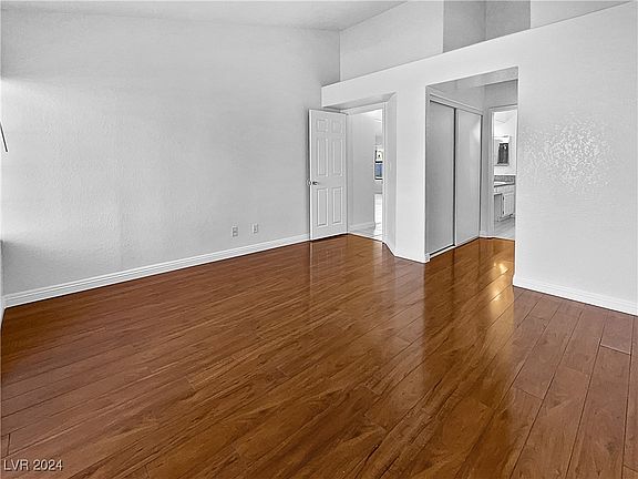 5th image of 116 Persimmon Ct