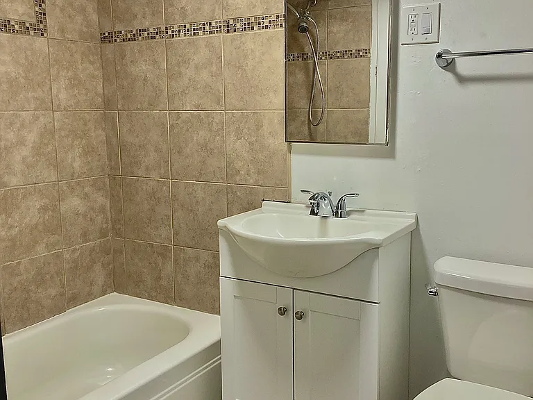 1021 Turpin St #4 — Photo 5