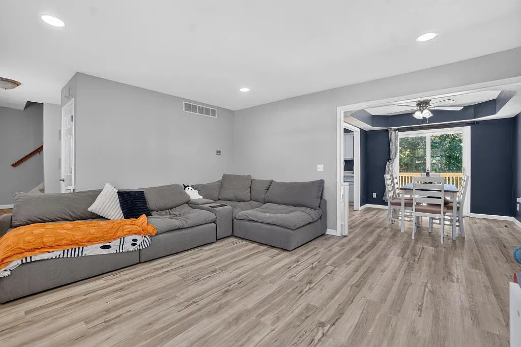 4 bed, 2000 sqft, $2,650 — Photo 3