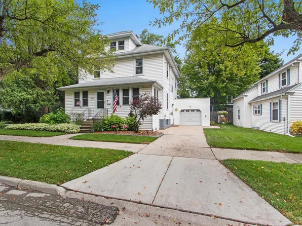 1173 Lawe St, Green Bay, WI 54301