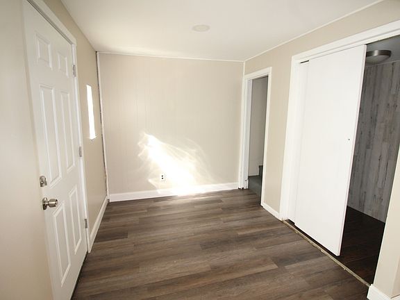 2nd image of 10811 S Bensley Ave