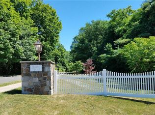 17 Quarry Village Rd #17, Cheshire, CT 06410