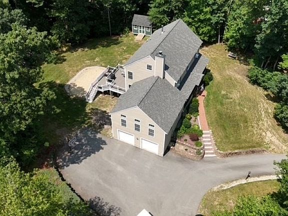 2nd image of 5 Grace Dr