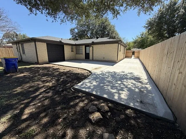 3 bed, 1465 sqft, $2,100 — Photo 3