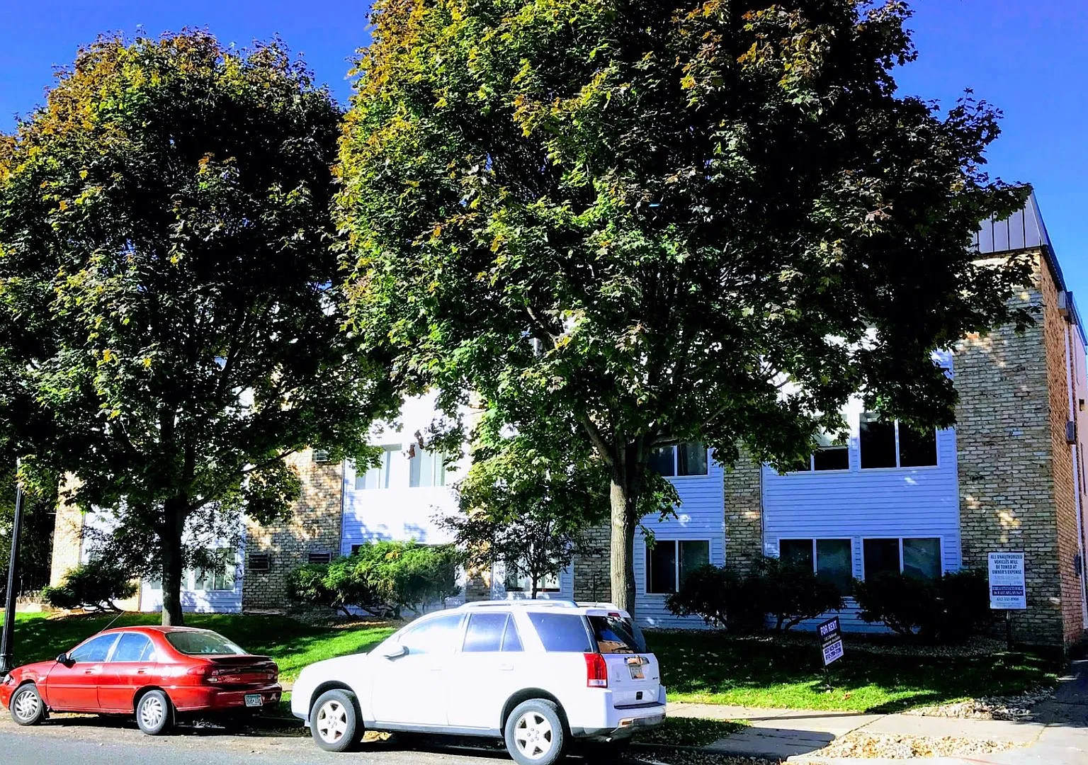 Studio and One Bedroom Apartment Homes at 2012 Aldrich ave S. — Photo 3