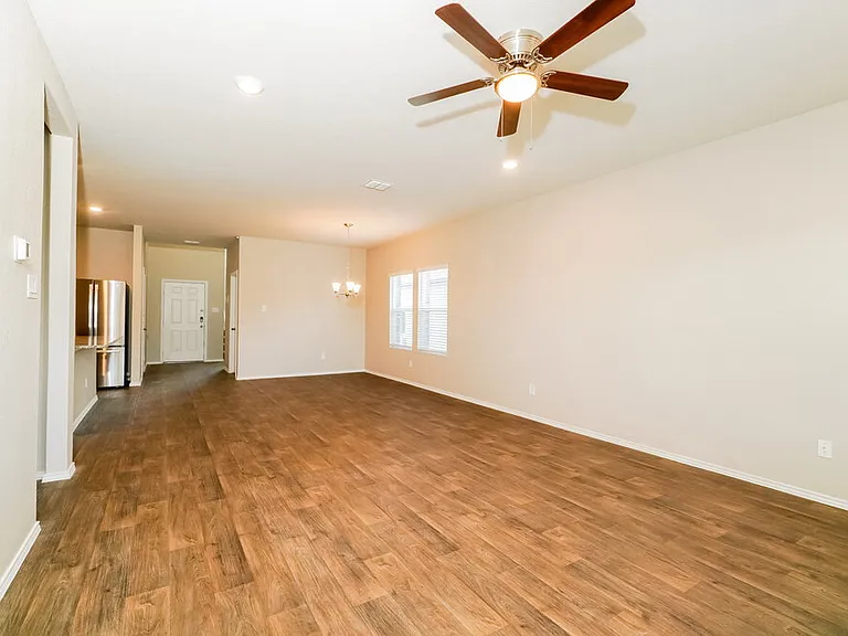 775 Monarch Dr — Photo 7