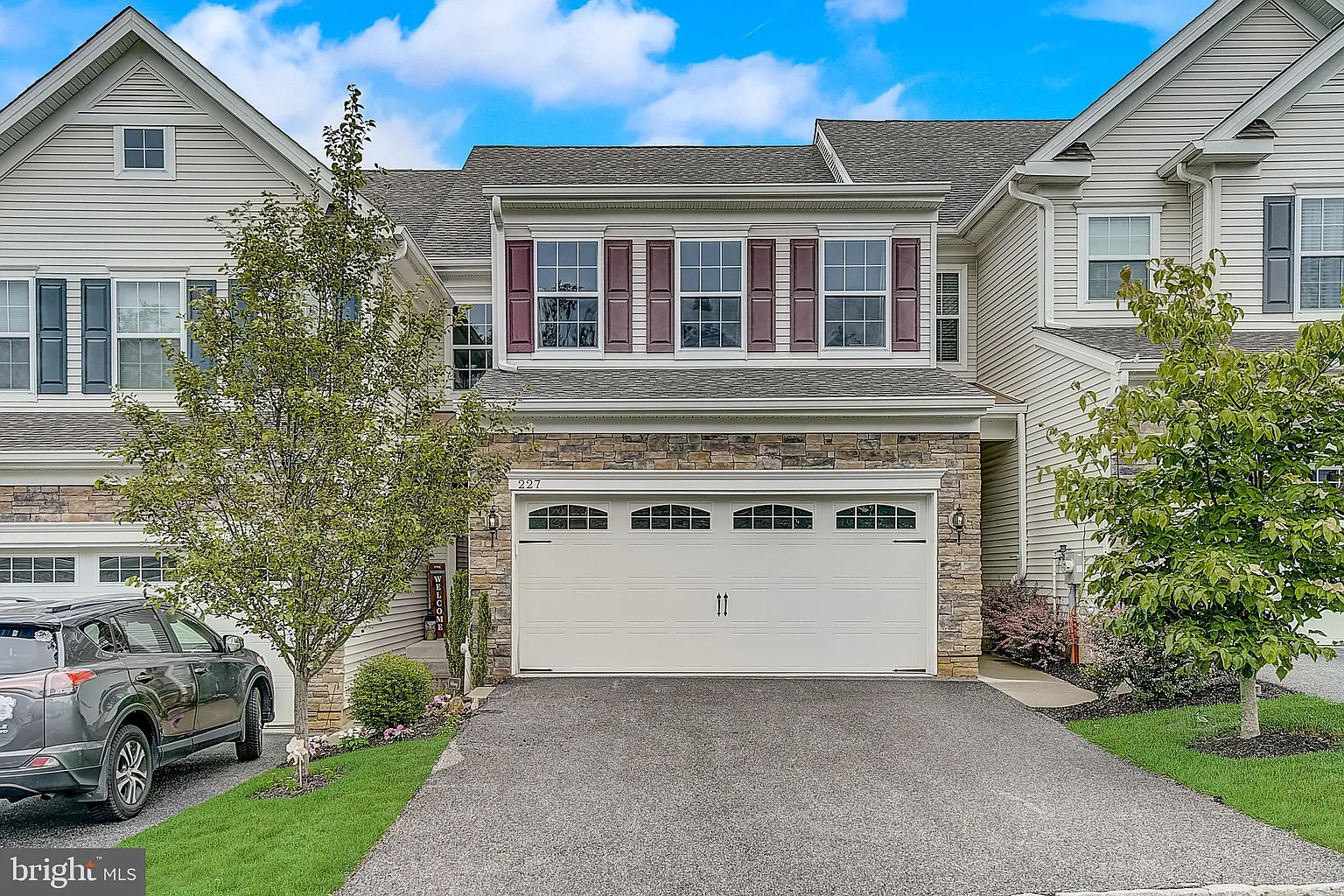 227 Clermont Dr photo 1