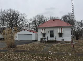 113 Franklin St, Pana, IL 62557