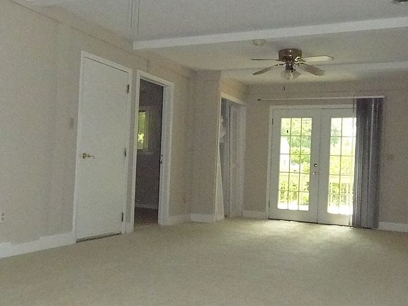 Spacious Family Room