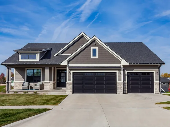 2319 N 9th Ct, Indianola, IA 50125