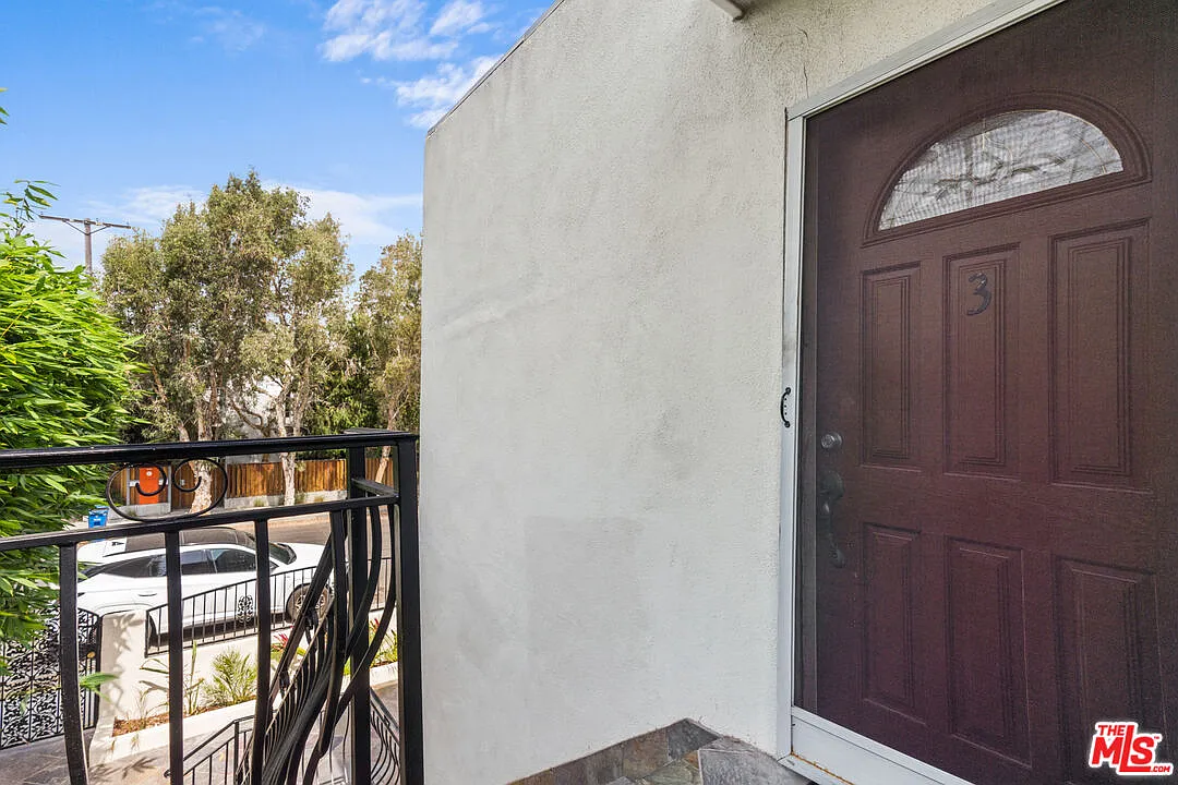 Studio, 1.0 bath, 300 sqft, $2,200 — Photo 3