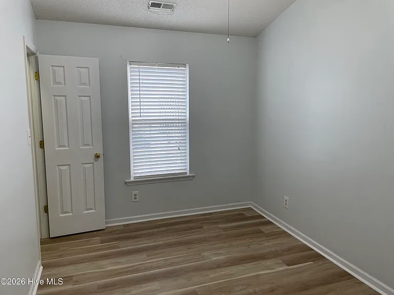 480 Saltaire Dr SW — Photo 25