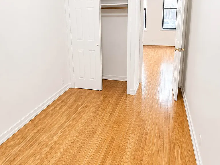 416 Stanhope St #1R — Photo 4
