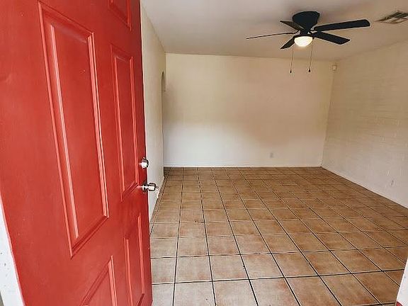 4th image of 10648 N 15th Ave APT 4