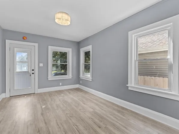 207 S 73rd STREET, Milwaukee, WI 53214