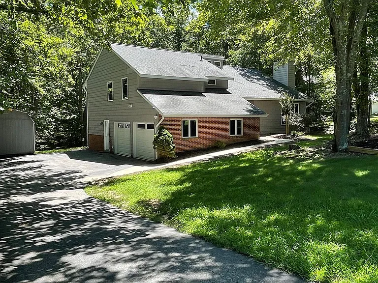 22480 Sparrow Ct — Photo 2
