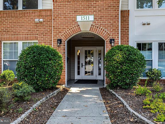 2nd image of 1511 N Point Dr APT 201