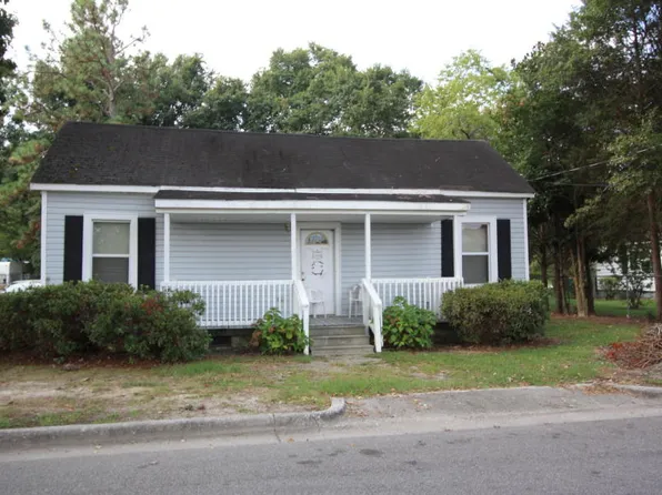 28 Canal St, Lumberton, NC 28358