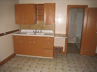 5th image of 862 Lincoln Ave