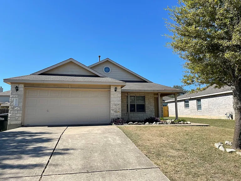 112 Cowboy Cv — Photo 3