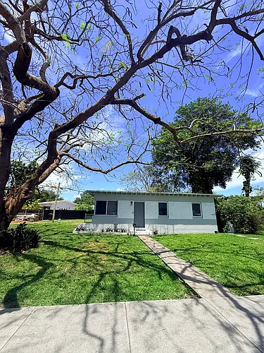 201 Flagler Dr Photo 1