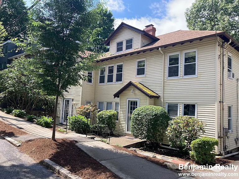 28 Beaconsfield Rd #1 — Photo 20