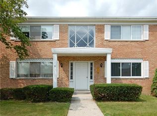 801 W Long Lake Rd APT B-6, Bloomfield Hills, MI 48302