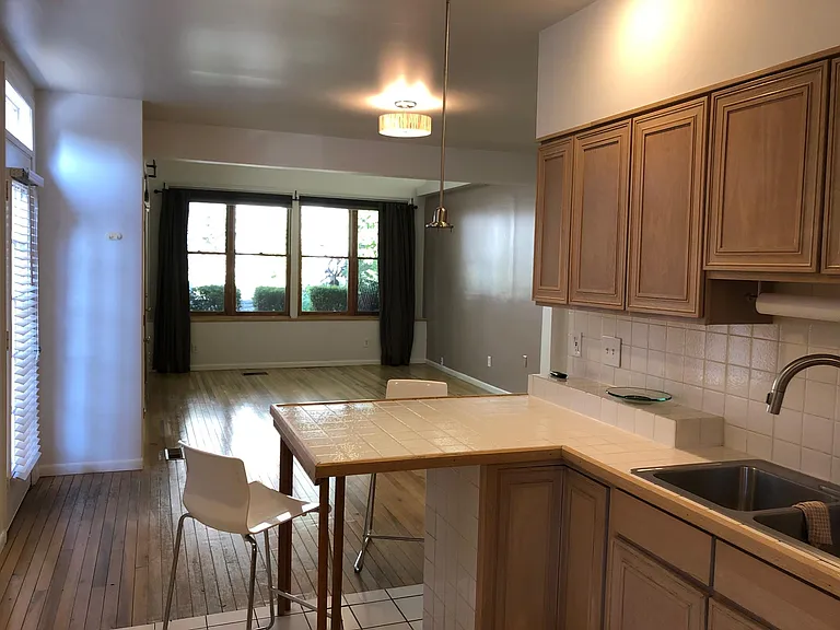 Opening floorpan