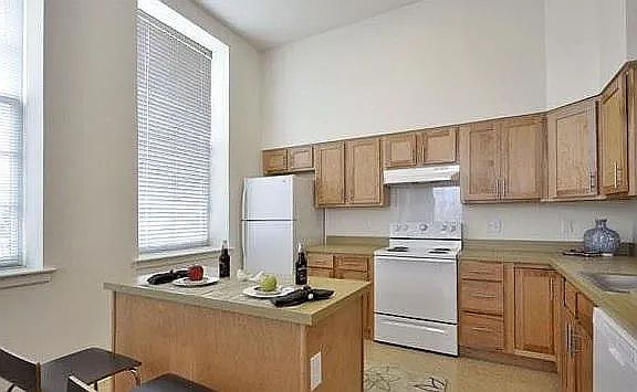 4th image of 50 S Highland Ave #67a66f754