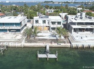 1860 Daytonia Rd, Miami Beach, FL 33141