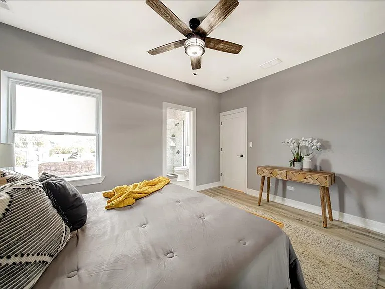 6355 N Paulina St #1S — Photo 18