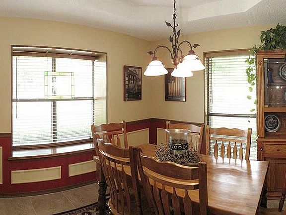 4th image of 1715 Dogwood Dr