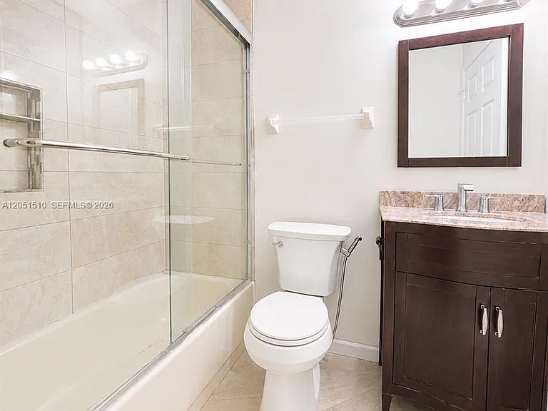 12686 Westhampton Cir #12686 — Photo 11