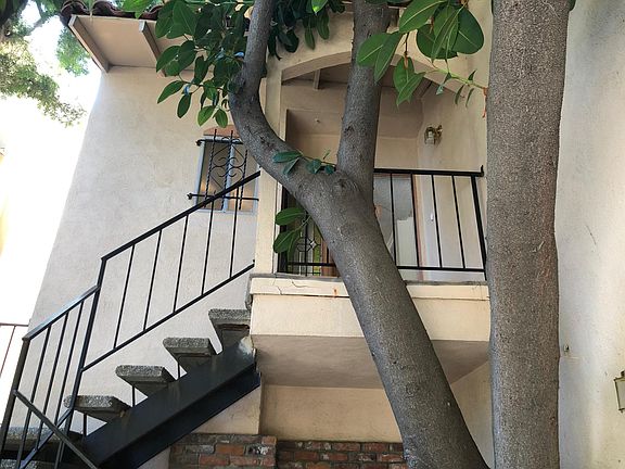 3rd image of 8596 Wonderland Ave