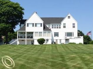 1337 Oakland Ave, Saint Clair, MI
