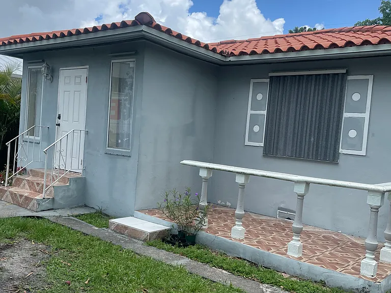 1035 NW 73rd St — Photo 9