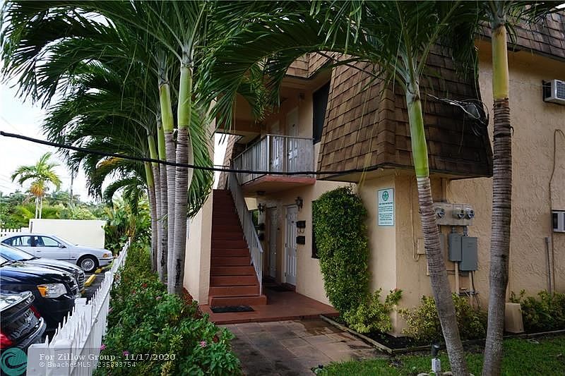 1st image of 38 SE 15th St APT 209
