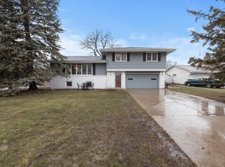 7860 47 1/2 Cir N, New Hope, MN 55428