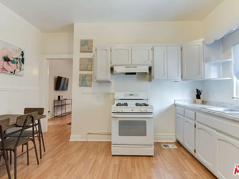 1228 Fedora St — Photo 19