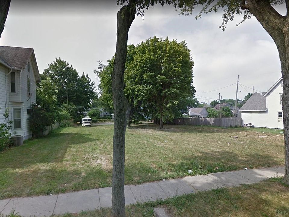 2nd image of 925 Grace Ave
