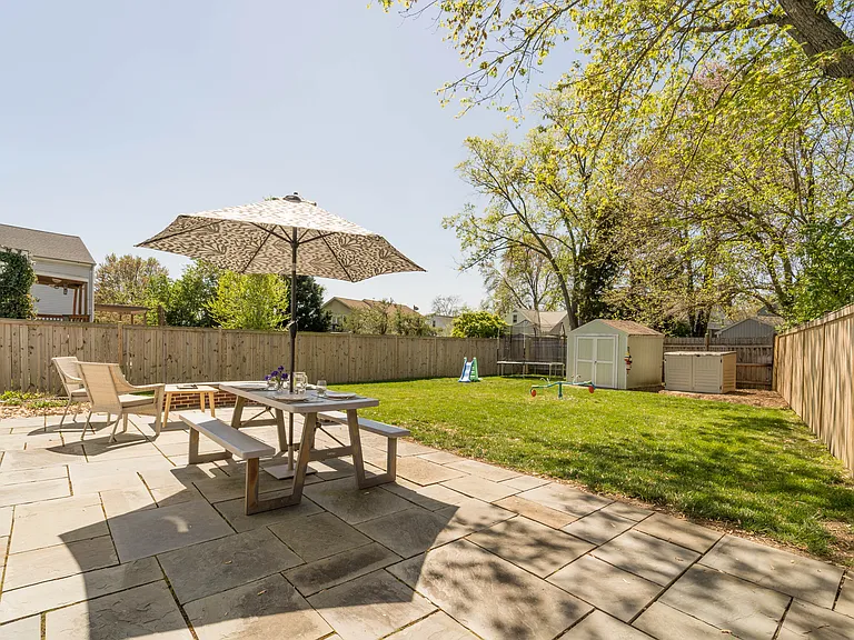 1334 Bayliss Dr — Photo 3