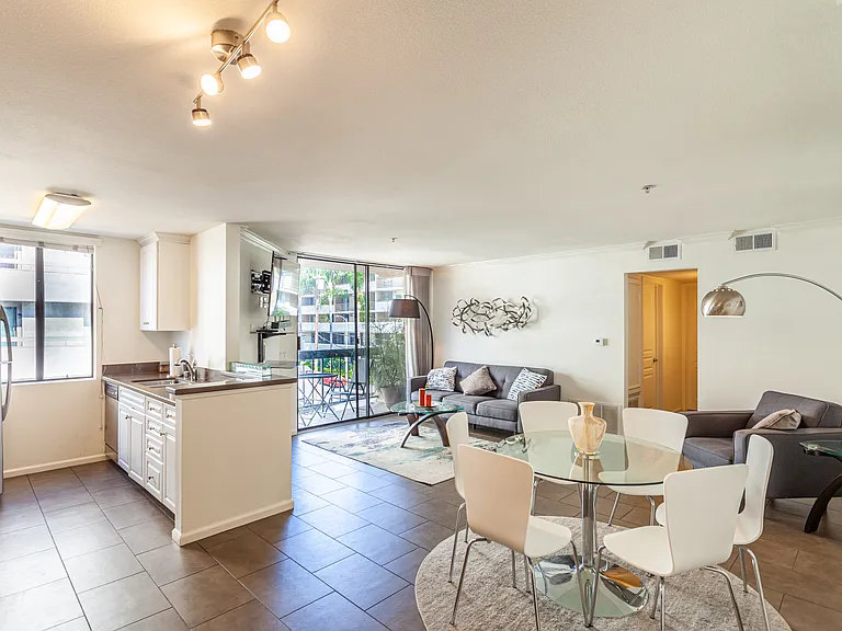 7320 Hawthorn Ave #213 — Photo 1