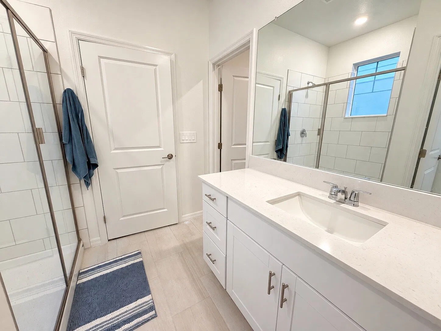 4 bed, 3.5 bath, 2404 sqft, $2,950 — Photo 4