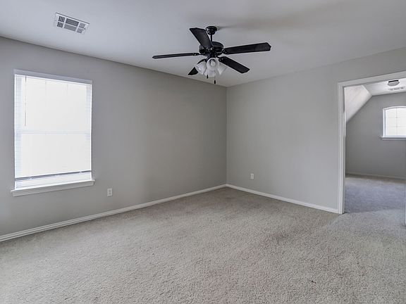 4th image of 819 E Seattle Pl