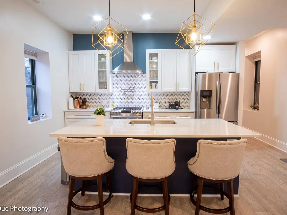 Large Open Kitchen with Quartz countertops
