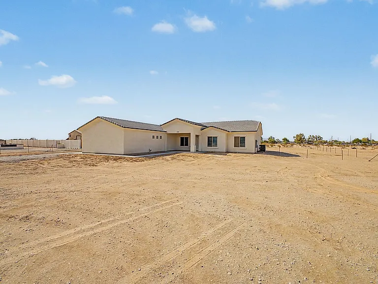12138 S Airport Rd — Photo 2