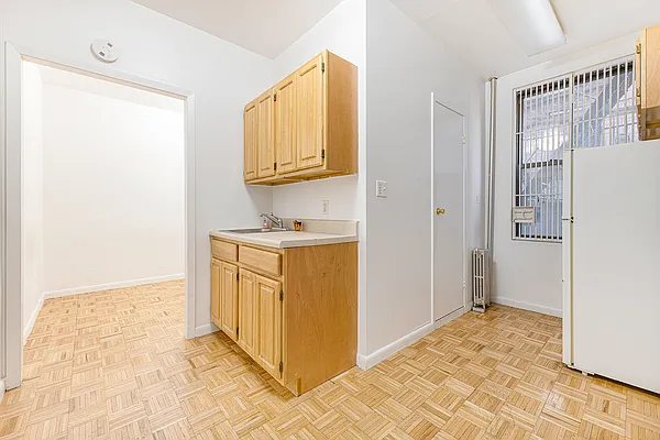 Rented by Compass | media 9