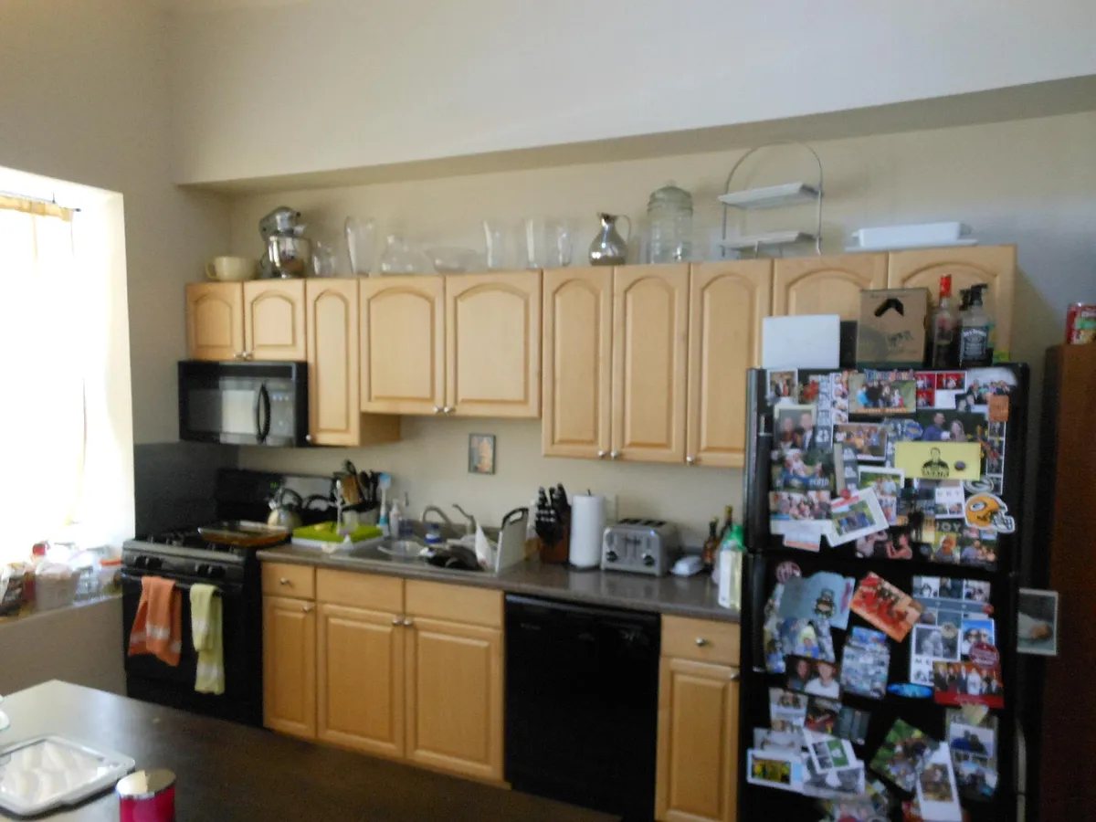Building Photo - 1614 W Belmont Ave #204