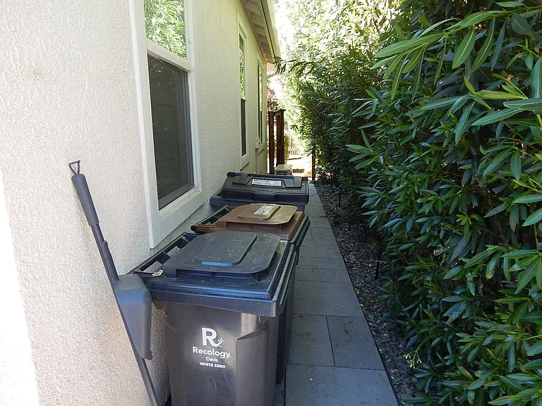 801 Mace Blvd — Photo 17